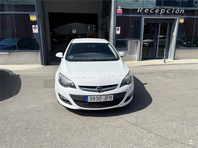 Blanco Usado 2015 Opel Astra Business Berlina | 4200 € (Buen precio) - Imagen 1/4