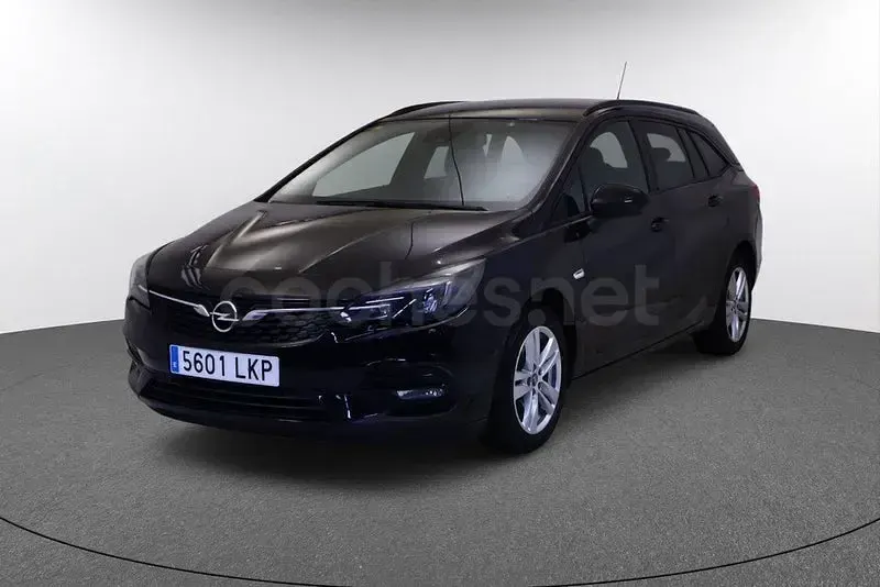 Usado Opel Astra Ultimate 145 CV (106 kW) 2020 Negro Familiar