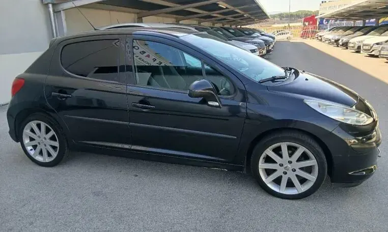 Usado Peugeot 207 69 CV (50 kW) 2009 Negro Utilitario