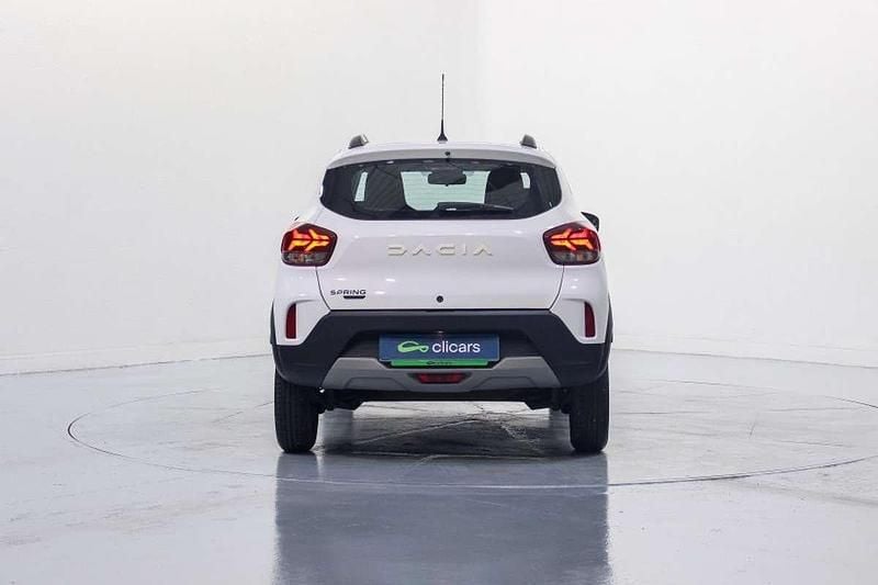 Usado Dacia Spring Essentiel 33 kW (45 CV) 2023 Blanco Utilitario