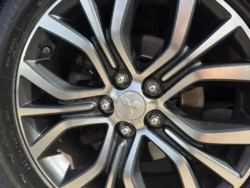 Usado Mitsubishi Outlander Motion 150 CV (110 kW) 2017 Gris / plata SUV
