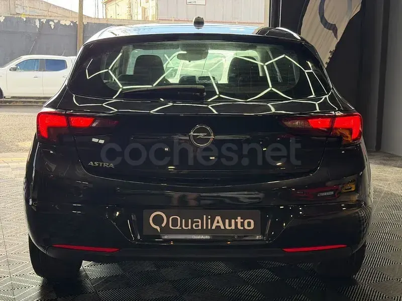 Usado Opel Astra Edition 110 CV (80 kW) 2022 Blanco Utilitario