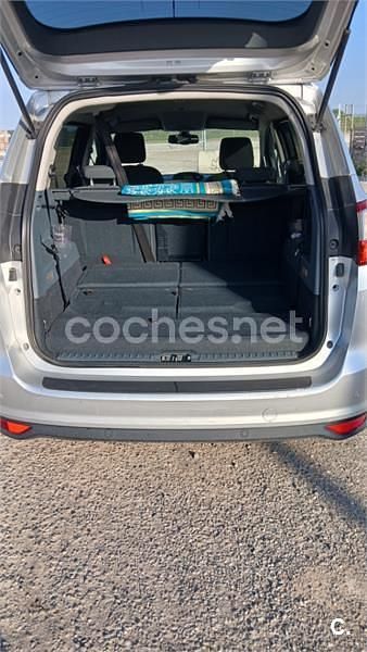 Usado Ford Grand C-Max Titanium 115 CV (84 kW) 2010 Gris / plata Monovolumen