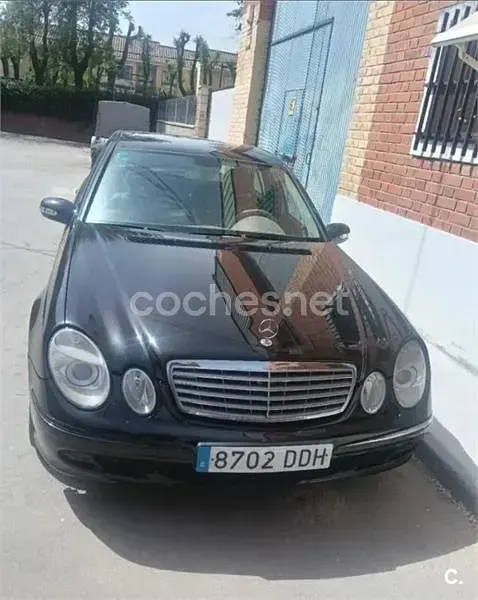 Usado Mercedes E320 Elegance 204 CV (150 kW) 2004 Negro Berlina