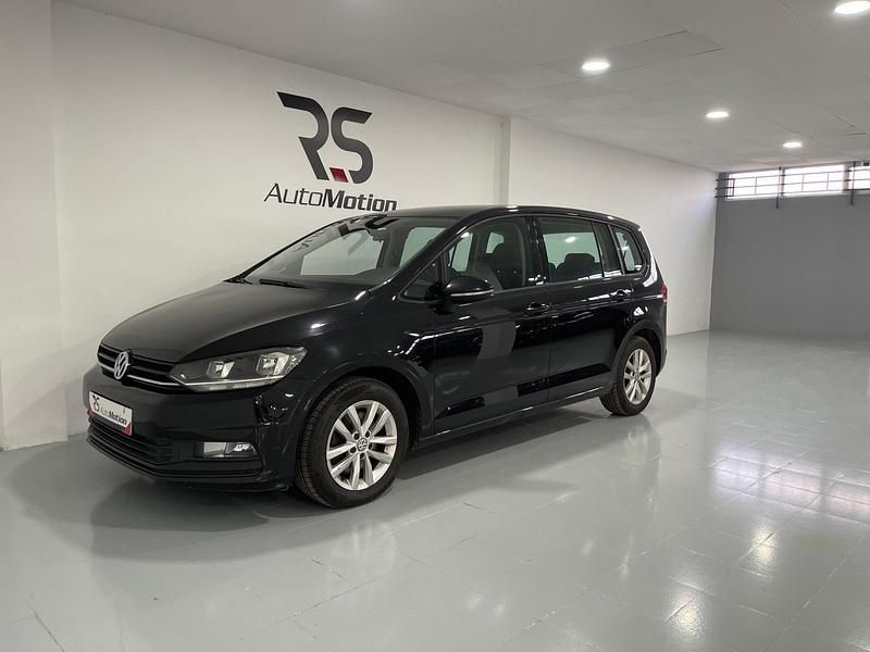 Usado VW Touran Advance 115 CV (84 kW) 2016 Negro Monovolumen