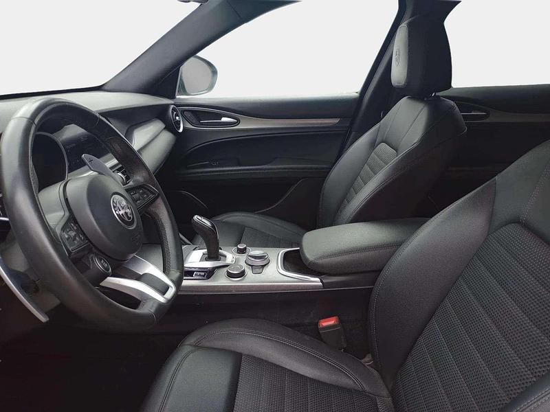 Usado Alfa Romeo Stelvio Sprint 160 CV (117 kW) 2022 Blanco SUV