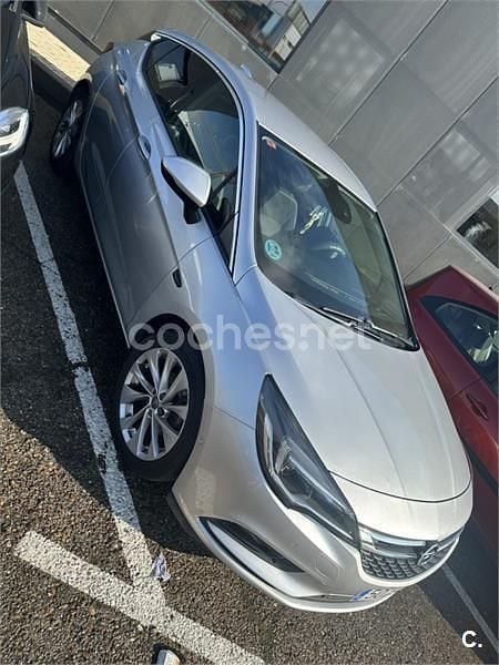Gris / plata Usado 2017 Opel Astra Excellence Berlina | 7800 € (Super precio) - Imagen 1/4
