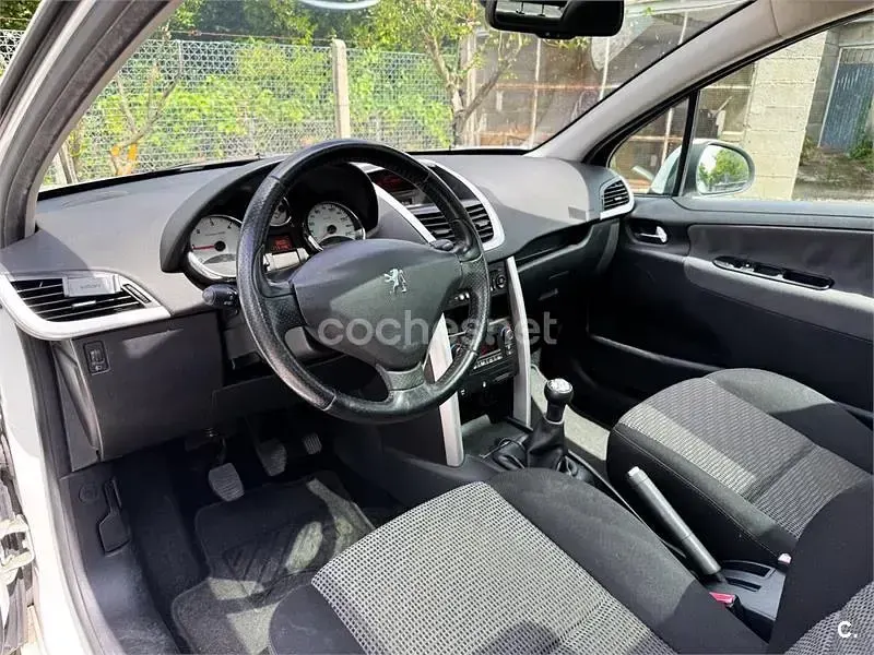 Usado Peugeot 207 Sport 90 CV (66 kW) 2009 Blanco Berlina