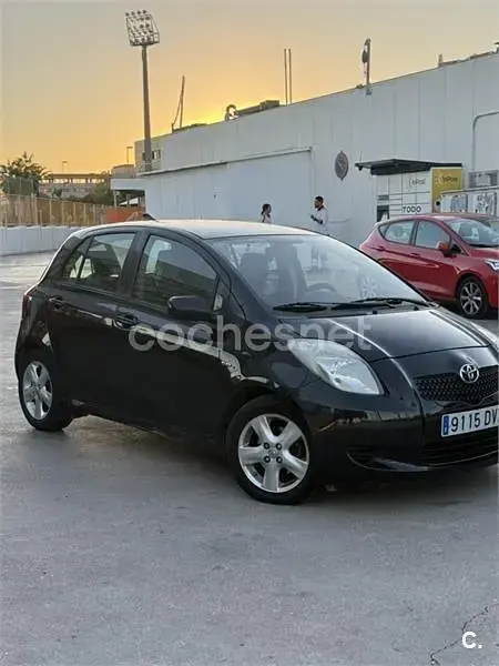 Usado Toyota Yaris 90 CV (66 kW) 2006 Negro Berlina