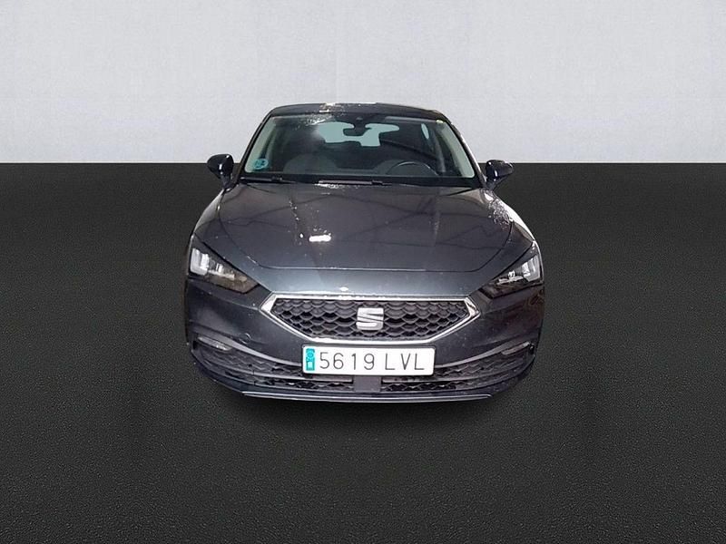 Usado Seat Leon Style 110 CV (80 kW) 2021 Gris Utilitario