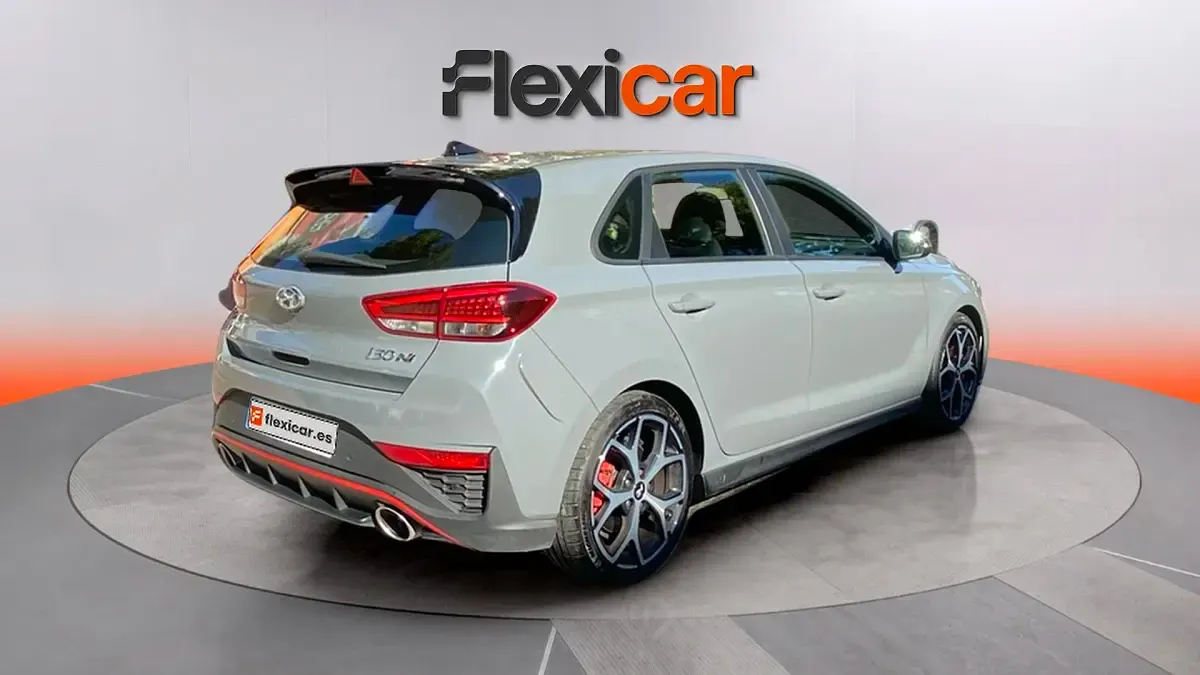Usado Hyundai i30 250 CV (183 kW) 2025 Gris Berlina