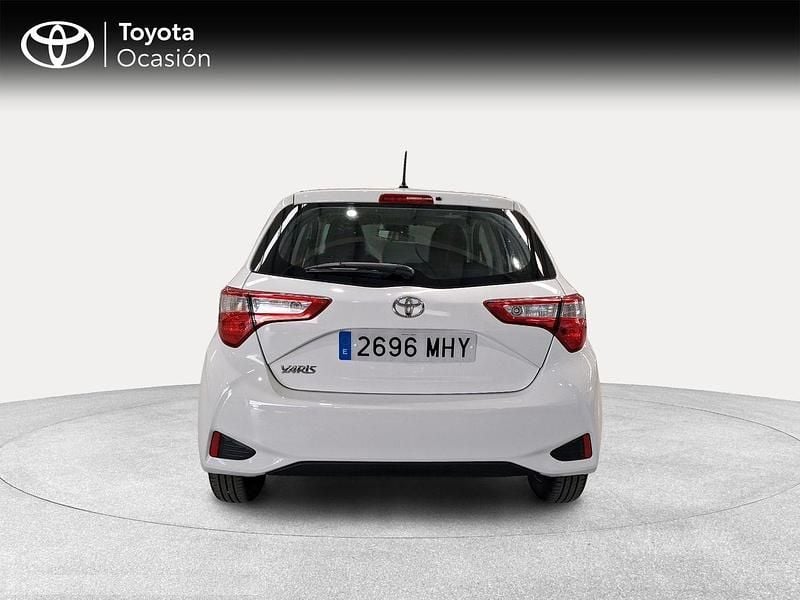 Usado Toyota Yaris Active 111 CV (81 kW) 2020 Blanco Berlina