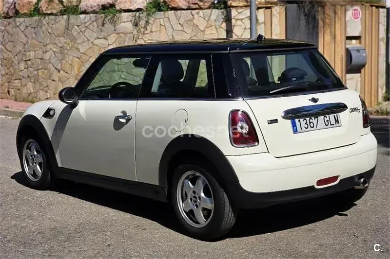 Usado Mini Cooper D 110 CV (80 kW) 2009 Beige Utilitario