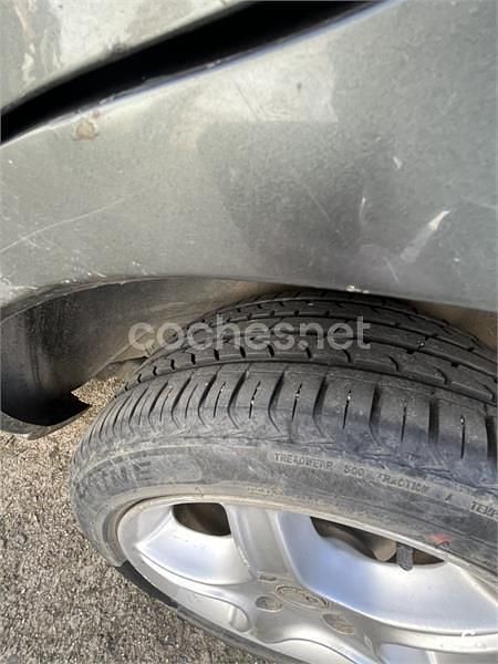 Usado Ford Escort Ghia 105 CV (77 kW) 1995 Gris / plata Berlina