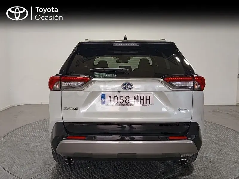 Usado Toyota RAV4 Hybrid Style 218 CV (160 kW) 2025 Blanco SUV
