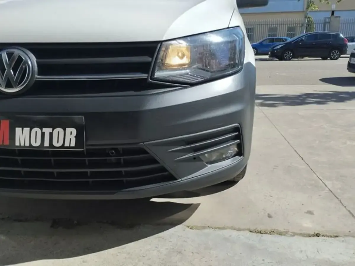 Usado VW Caddy 75 CV (55 kW) 2018 Blanco Monovolumen