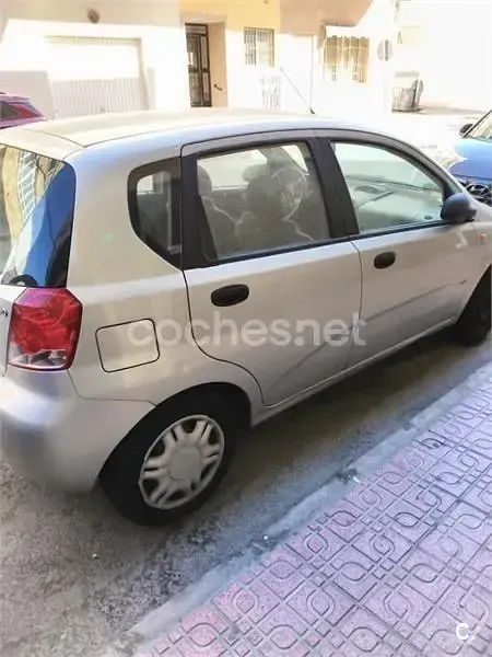 Usado Chevrolet Kalos SE 83 CV (61 kW) 2004 Beige Berlina