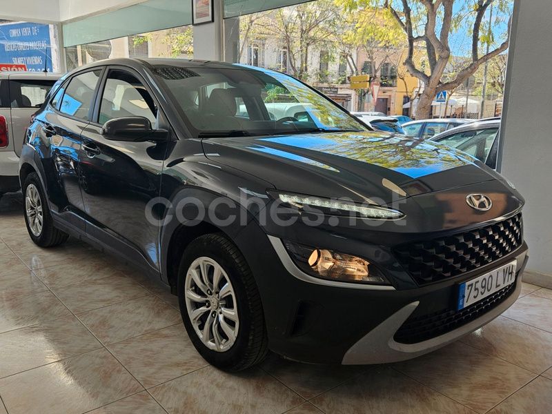 Gris / plata Usado 2021 Hyundai Kona SUV | 14.990 € (Un poco caro) - Imagen 1/4