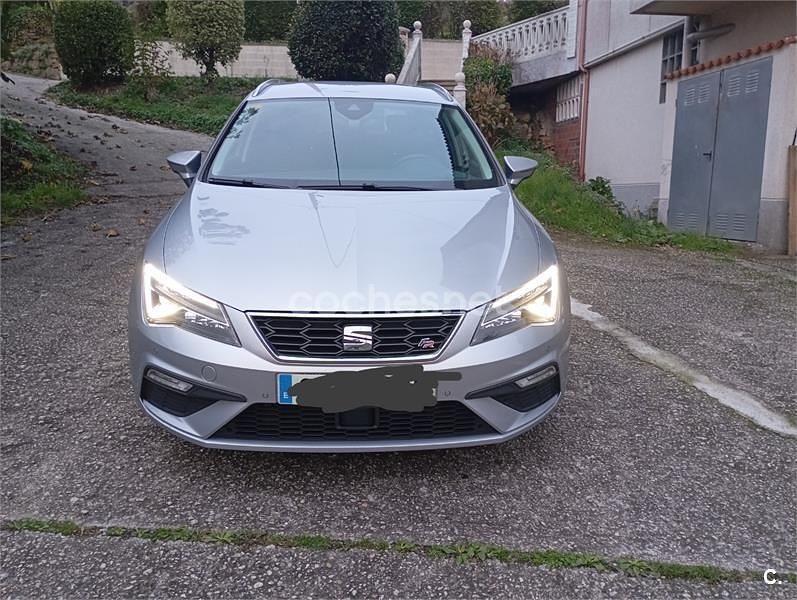 Usado Seat Leon ST FR 150 CV (110 kW) 2018 Gris / plata Familiar