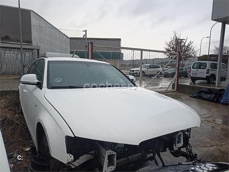 Usado Audi A4 S-Line 170 CV (125 kW) 2009 Blanco Familiar
