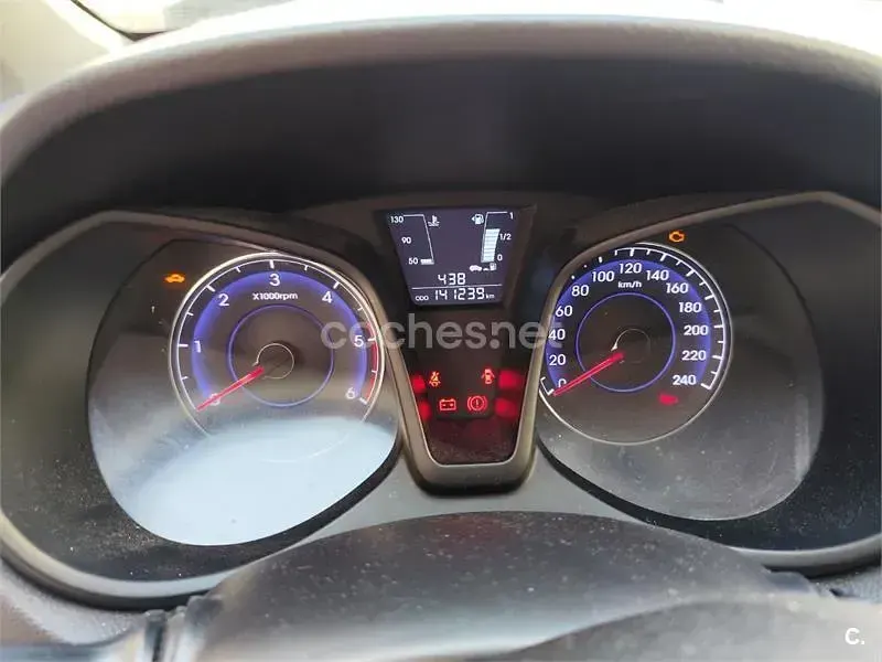 Usado Hyundai ix20 115 CV (84 kW) 2015 Blanco Utilitario