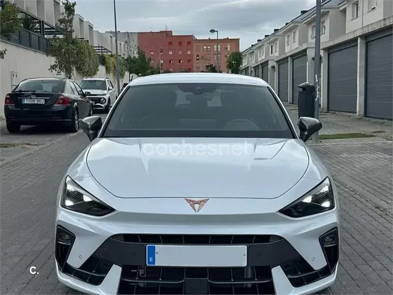 Usado Cupra Leon 150 CV (110 kW) 2025 Blanco Berlina