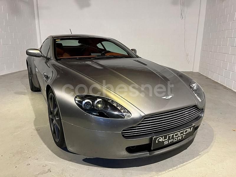 Gris / plata Usado 2007 Aston Martin V8 Vantage Coupe | 56.000 € - Imagen 1/4