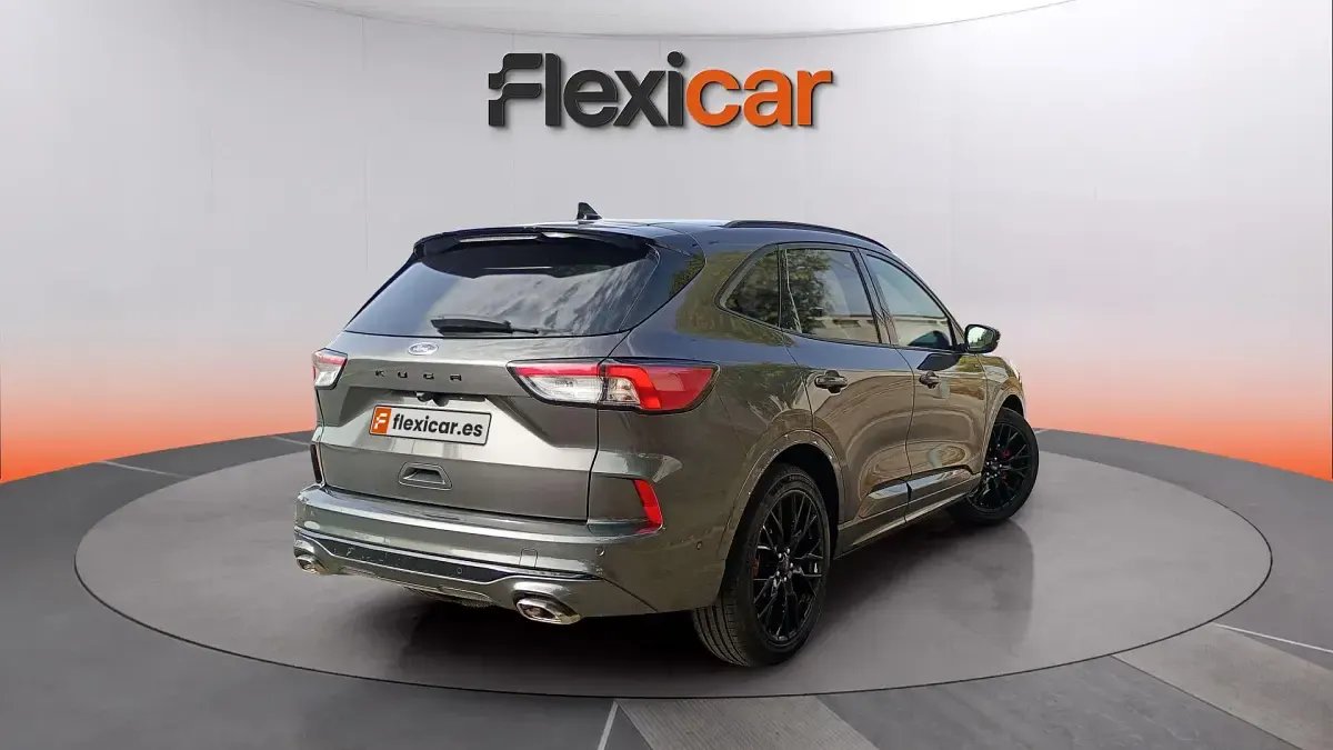 Usado Ford Kuga ST-Line 150 CV (110 kW) 2023 Negro SUV