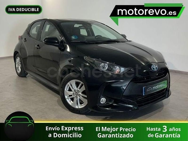 Usado Toyota Yaris Hybrid Active 116 CV (85 kW) 2022 Negro Berlina