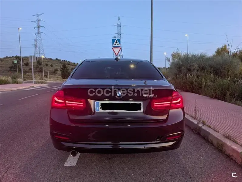 Usado BMW 318 150 CV (110 kW) 2017 Negro Berlina