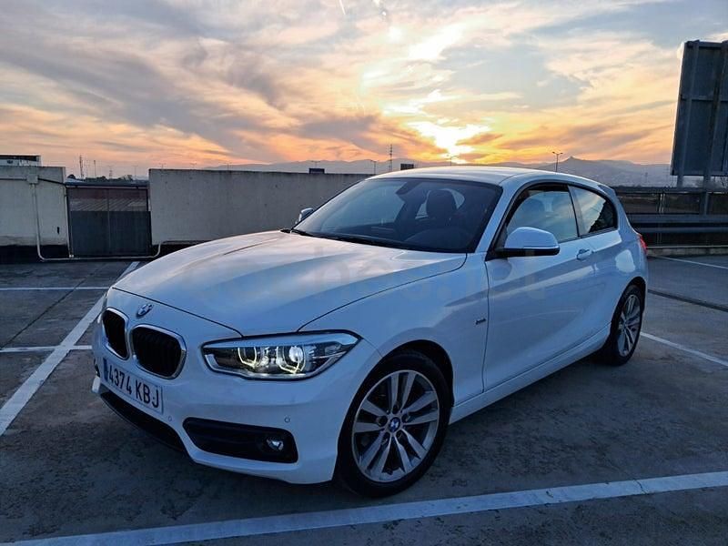 Usado BMW 118 Sport Line 136 CV (100 kW) 2018 Blanco Utilitario