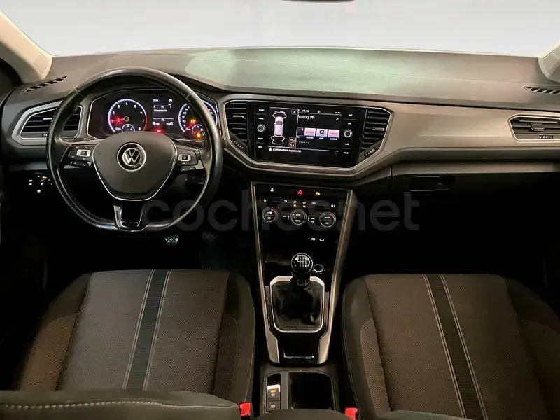 Usado VW T-Roc Advance 110 CV (80 kW) 2021 Azul SUV