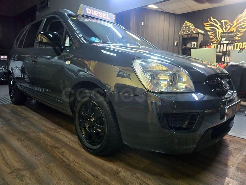 Usado Kia Carens 115 CV (84 kW) 2008 Gris / plata Monovolumen