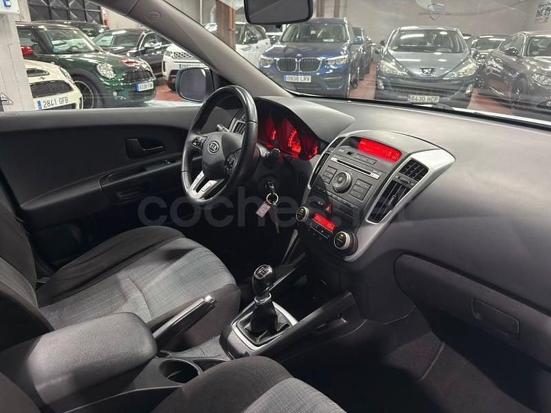 Usado Kia Ceed Plus 90 CV (66 kW) 2012 Blanco Utilitario