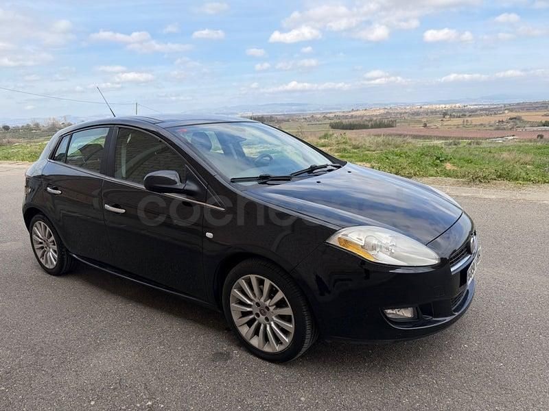 Usado Fiat Bravo Dynamic 105 CV (77 kW) 2008 Negro Utilitario