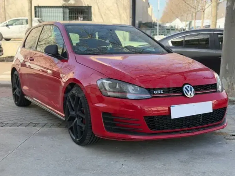 Używany VW Golf VII GTI 230 KM (169 kW) 2014 Czerwony Sedan/Limuzyna