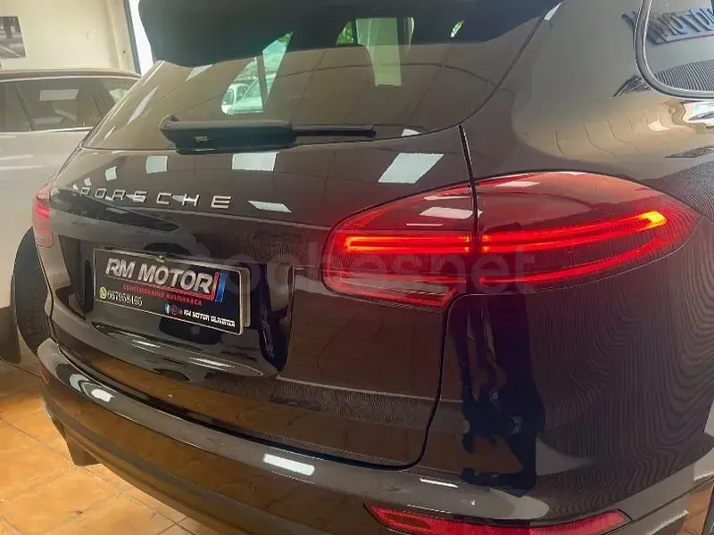Usado Porsche Cayenne Platinum Edition 262 CV (192 kW) 2017 Negro SUV