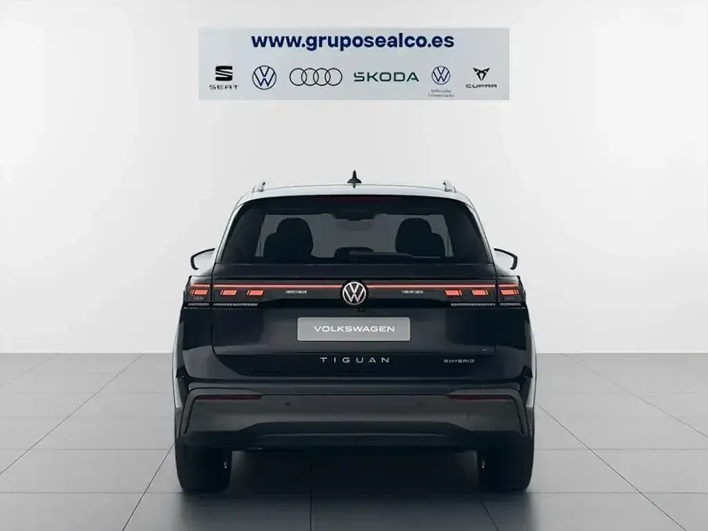 Usado VW Tiguan 204 CV (150 kW) 2026 Negro SUV