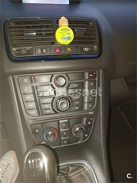 Usado Opel Meriva Selective 120 CV (88 kW) 2016 Gris / plata Monovolumen