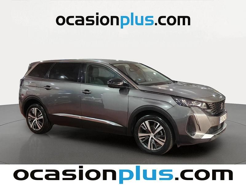 Usado Peugeot 5008 Allure 130 CV (95 kW) 2022 Gris / plata SUV