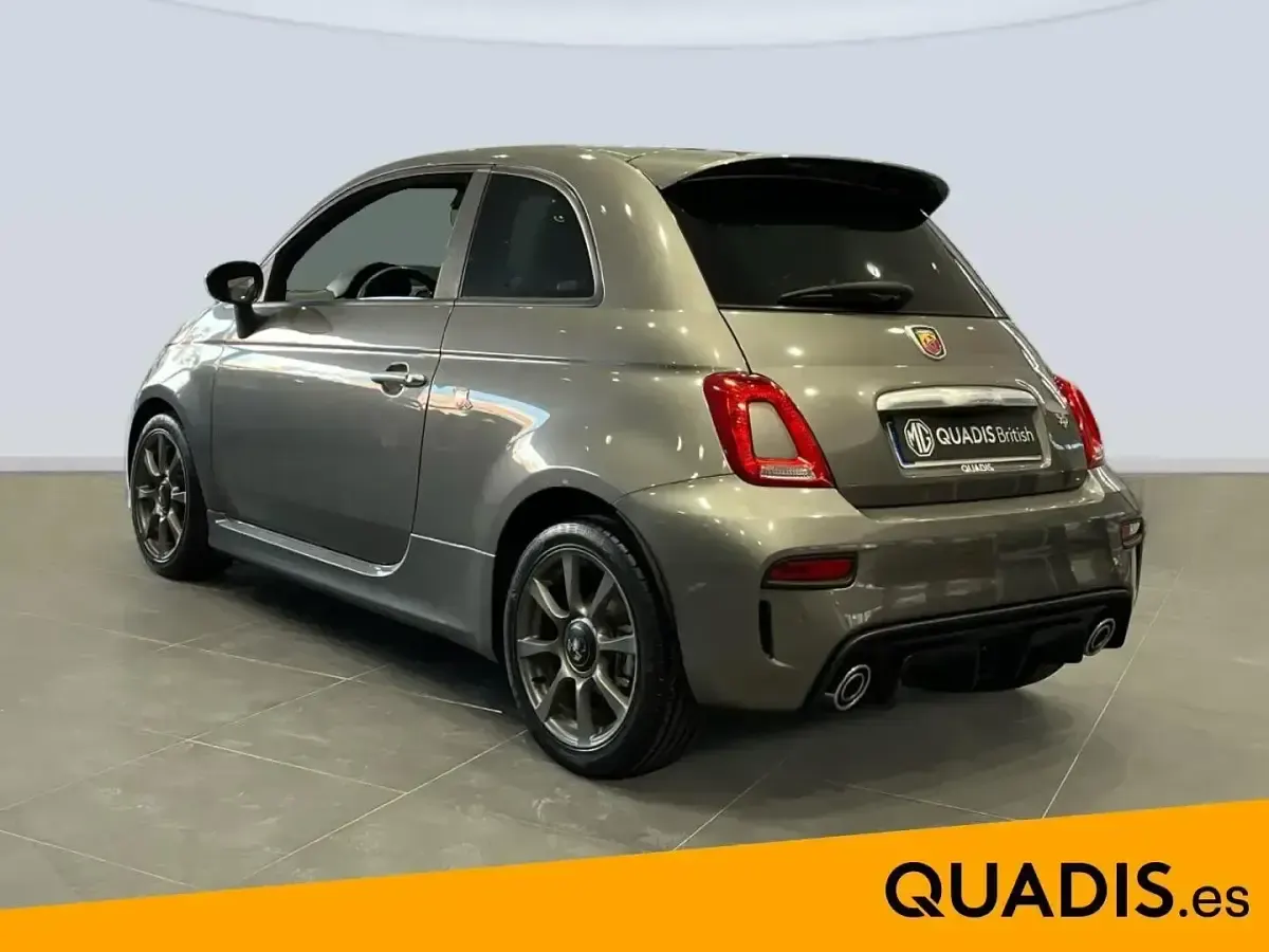 Usado Abarth 595 165 CV (121 kW) 2023 Gris Utilitario