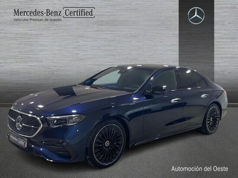 Azul Usado 2024 Mercedes E220 AMG line Berlina | 58.900 € (Buen precio) - Imagen 1/4