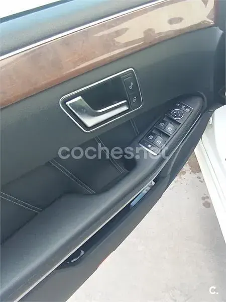 Usado Mercedes E220 Avantgarde 170 CV (125 kW) 2014 Blanco Berlina