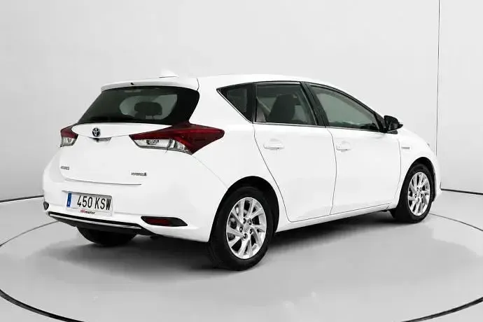 Usado Toyota Auris Hybrid Active 99 CV (72 kW) 2019
