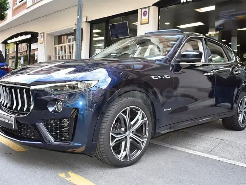 Usado Maserati Levante 350 CV (257 kW) 2021 Azul SUV