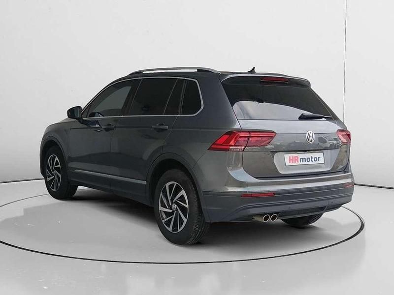 Usado VW Tiguan Advance 151 CV (111 kW) 2019 Gris SUV