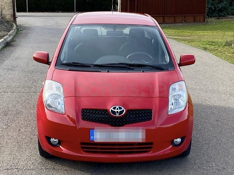 Usado Toyota Yaris 90 CV (66 kW) 2008 Rojo Berlina