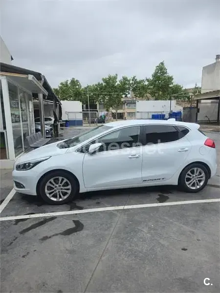 Usado Kia Ceed 100 CV (73 kW) 2014 Blanco Utilitario