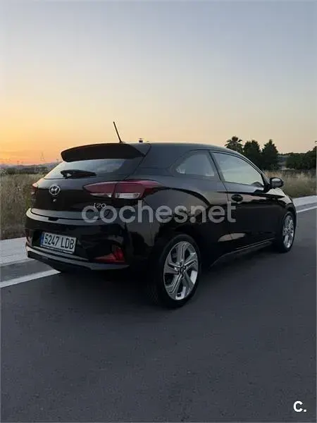 Usado Hyundai i20 Sport 120 CV (88 kW) 2019 Negro Utilitario