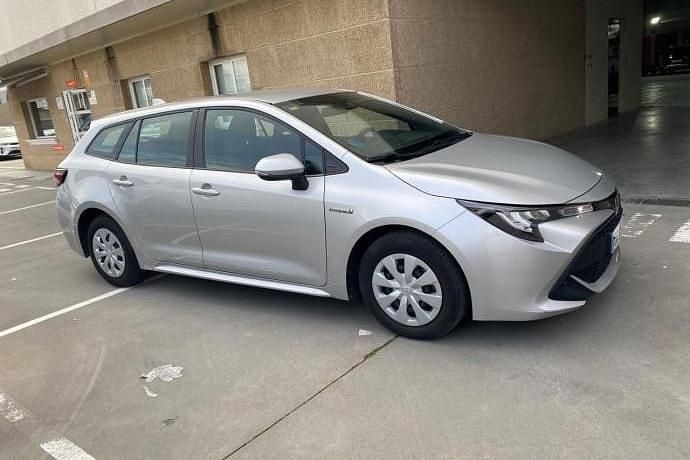 Usado Toyota Corolla Business Edition 122 CV (89 kW) 2020 Plateado Familiar